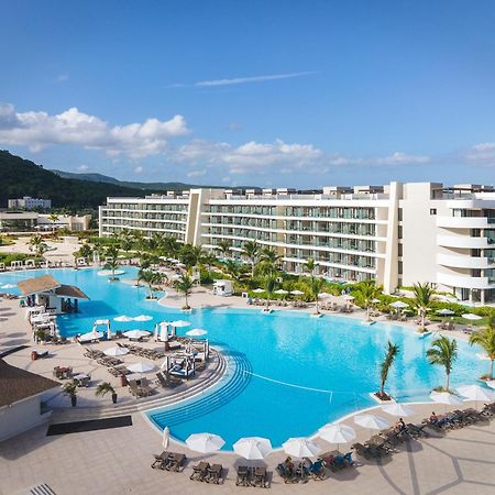 Ocean Coral Spring Resort Spring Rises Dış mekan fotoğraf The resort's main pool