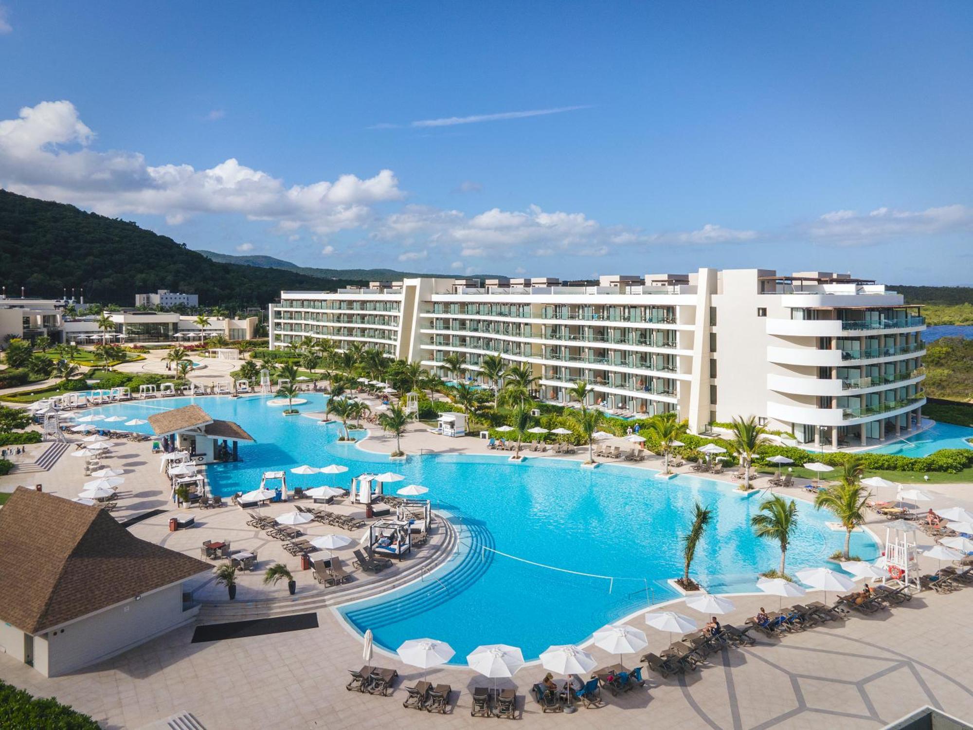 Ocean Coral Spring Resort Spring Rises Dış mekan fotoğraf The resort's main pool