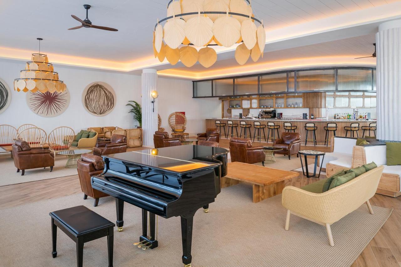 Ocean Coral Spring Resort Spring Rises Dış mekan fotoğraf The lounge at the airport